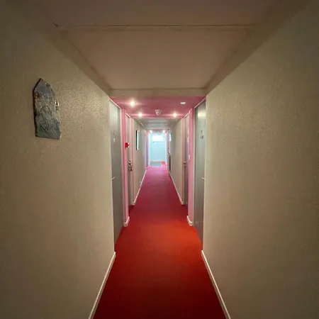 Le Hotel