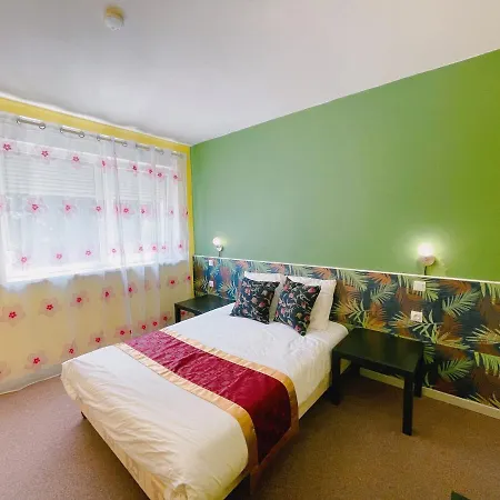 Le Hotel